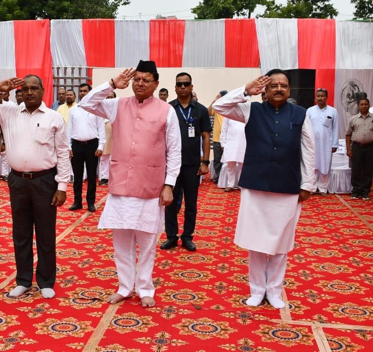 मुख्यमंत्री ने शहीद स्थल खटीमा में शहीद राज्य आंदोलनकारियों की मूर्तियों का किया अनावरण। शहीदों के परिजनों को किया सम्मानित