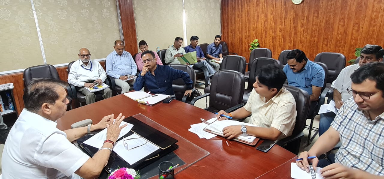 शहरी विकास मंत्री डा. प्रेमचंद अग्रवाल ने डेंगू रोग की रोकथाम के लिए निकाय स्तर पर की गई कार्यवाही को लेकर समीक्षा की