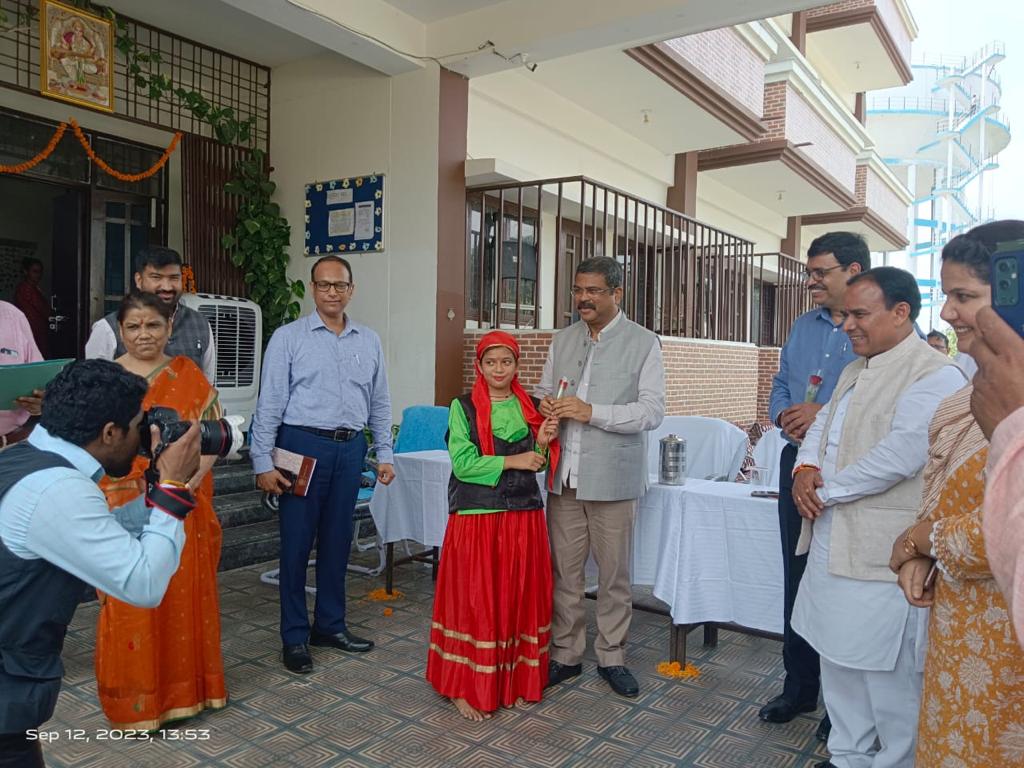 भारत सरकार के कैबिनेट मंत्री ने उत्तराखंड के विद्या समीक्षा केंद्र का किया लोकार्पण