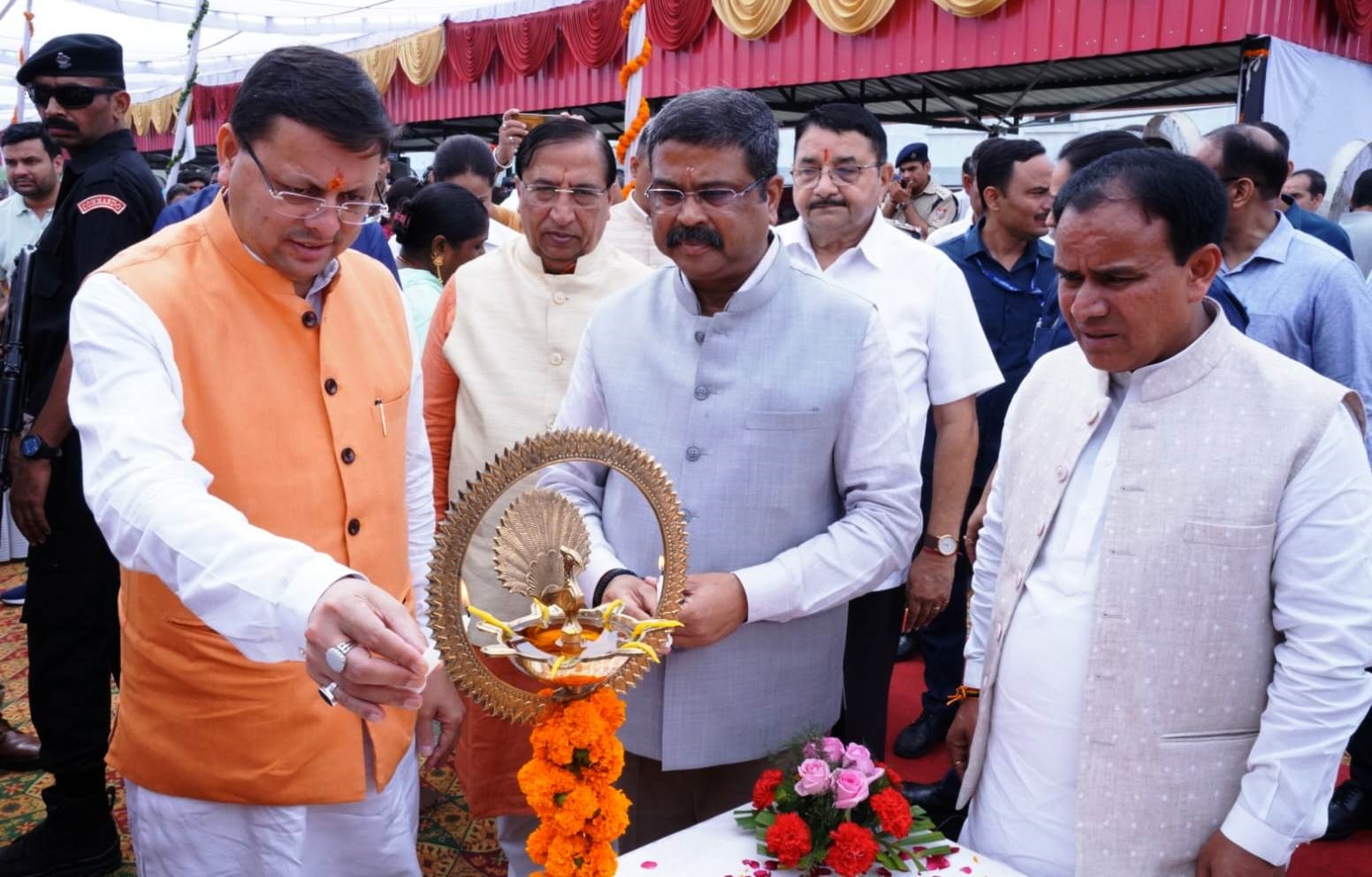 मुख्यमंत्री पुष्कर सिंह धामी एवं केन्द्रीय शिक्षा मंत्री धर्मेन्द्र प्रधान ने विद्या समीक्षा केन्द्र का किया लोकार्पण