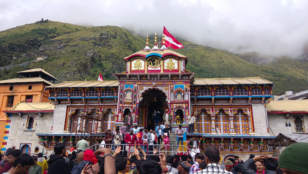मुख्यमंत्री पुष्कर सिंह धामी के जन्मदिन पर श्री बदरीनाथ – केदारनाथ धाम सहित अधीनस्थ मंदिरों में महाभिषेक एवं हवन,पूजा-अर्चना संपन्न