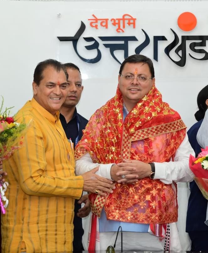 डॉ प्रेमचंद अग्रवाल ने मुख्यमंत्री पुष्कर सिंह धामी से उनके जन्मदिवस पर मुलाकात कर बधाई दी
