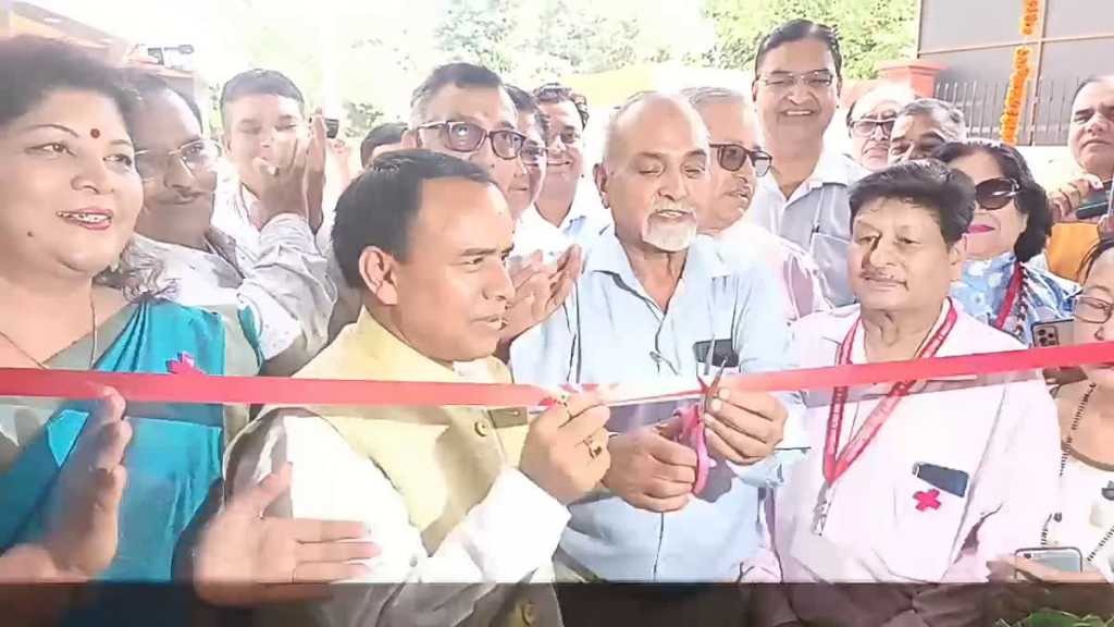 देहरादून में जन औषधि केंद्र का उद्घाटन