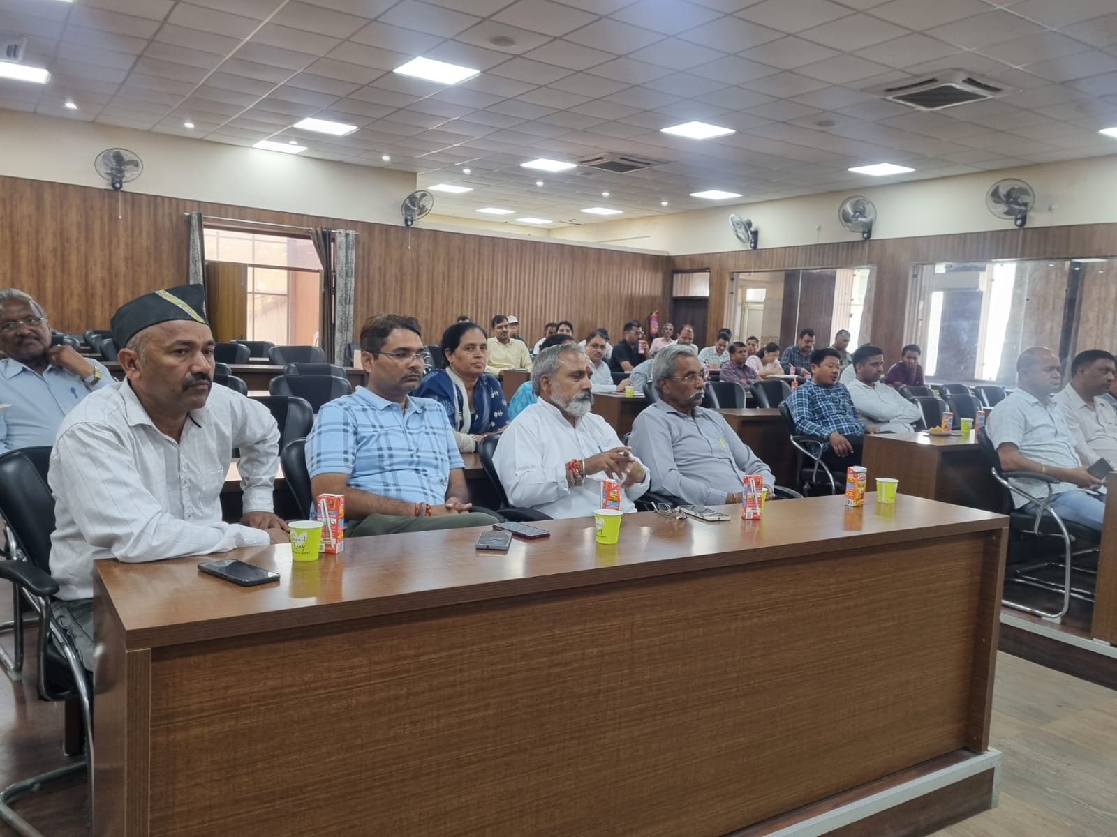 महापौर ने “मेरी माटी-मेरा देश” कार्यक्रम के अंतर्गत अमृत कलश यात्रा के संबंध में पार्षदों के संग की बैठक