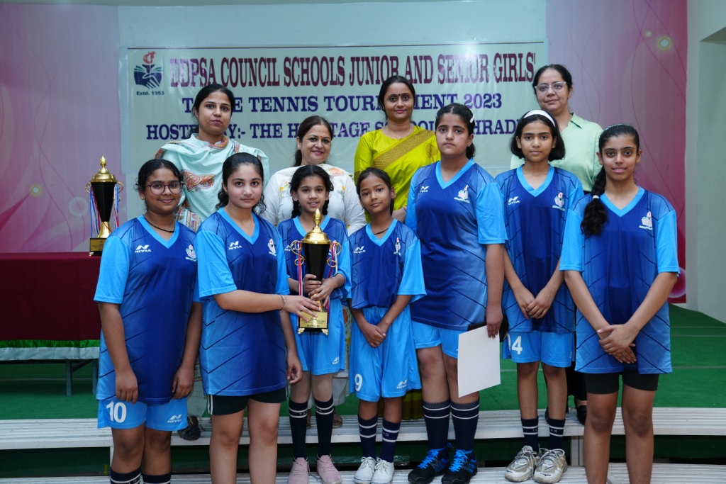 टेबिल टेनिस के सीनियर वर्ग में समर वैली एवं जूनियर वर्ग में कारमन स्कूल बना चैंपियन