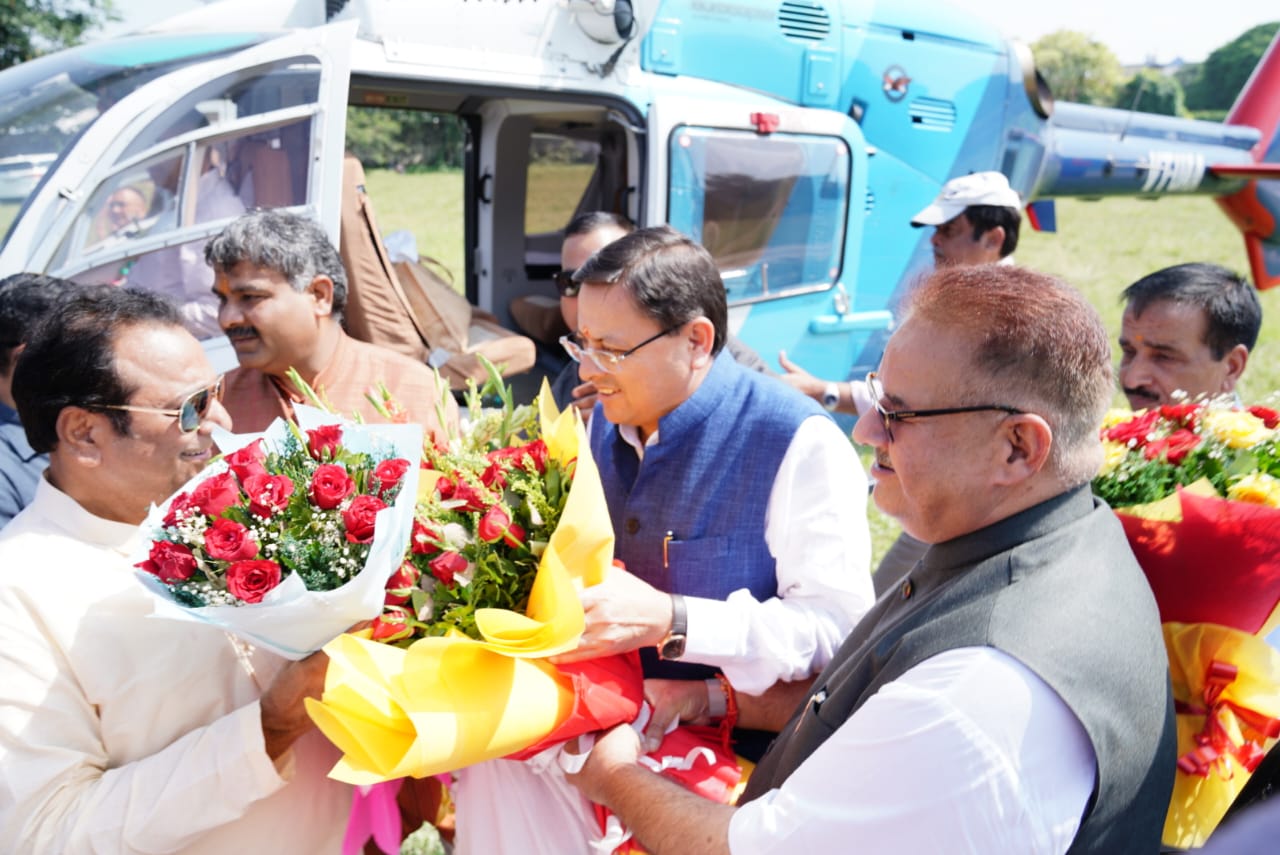 यूनाइटेड किंगडम दौरे से लौटने पर मुख्यमंत्री धामी का हुआ भव्य स्वागत