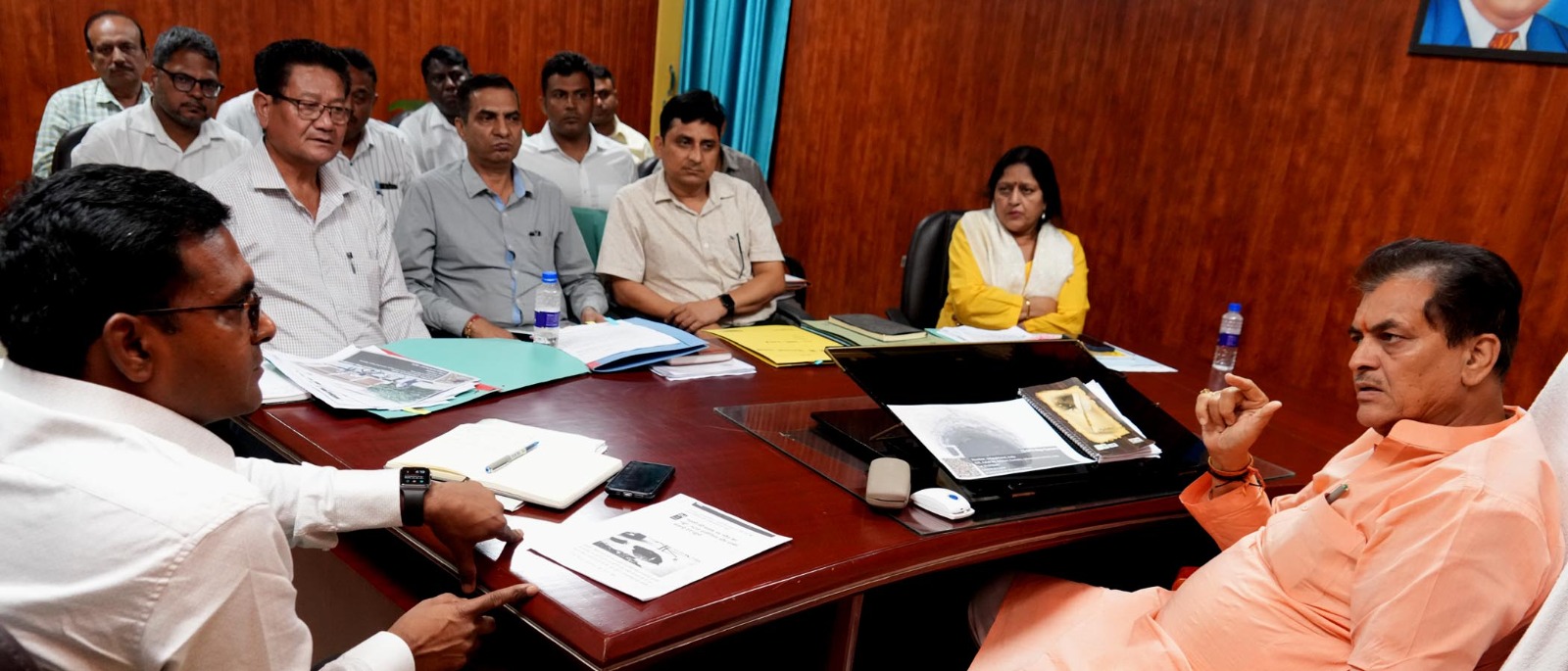 डा. प्रेमचंद अग्रवाल ने जल संस्थान, नगर निगम रूड़की और एडीबी के अधिकारियों के साथ संयुक्त बैठक की