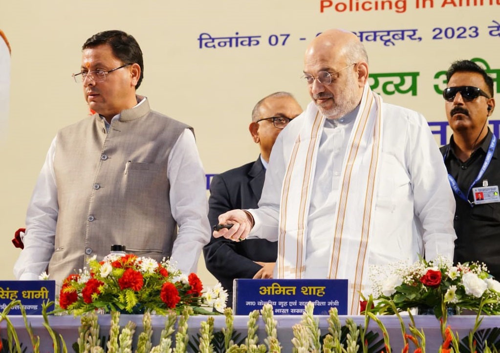 देहरादून स्थित एफआरआई में केंद्रीय गृह एवं सहकारिता मंत्री ने उत्तराखंड में संचालित की जा रही केंद्र की सहकारिता मंत्रालय की योजनाओं की मुख्यमंत्री और मुख्य सचिव के साथ की समीक्षा बैठक