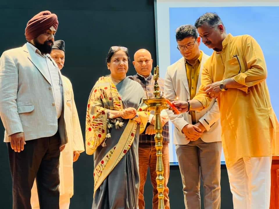 उत्तराखंड विकास प्रदर्शनी एवं विद्यार्थी उद्यमिता सम्मेलन कार्यक्रम का हुआ आयोजन