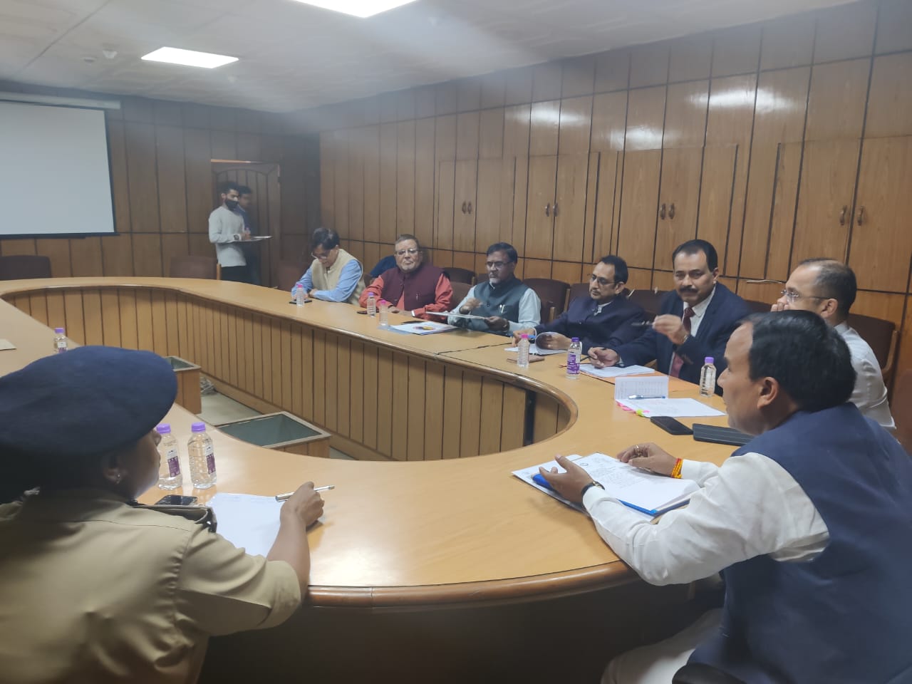 विश्वविद्यालयों का सत्र नियमित करें कुलपतिः डा. धन सिंह रावत