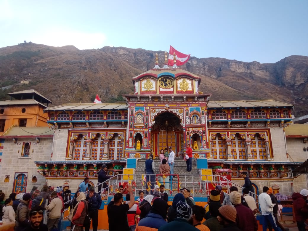 चंद्रग्रहण सूतक के चलते बदरी- केदार सहित अधीनस्थ मंदिर बंद हुए