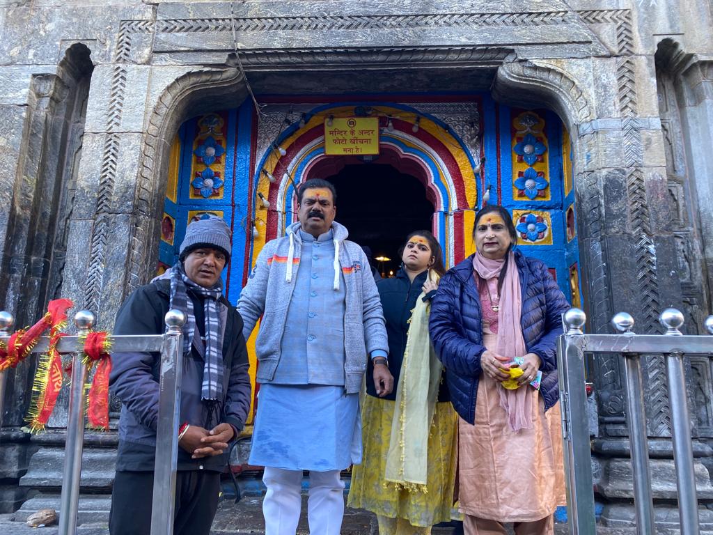 श्री बदरी- केदार दर्शन को पहुंचे केंद्रीय पंचायत राज्यमंत्री कपिल  मोरेश्वर पाटिल एवं सांसद मनोज कोटक