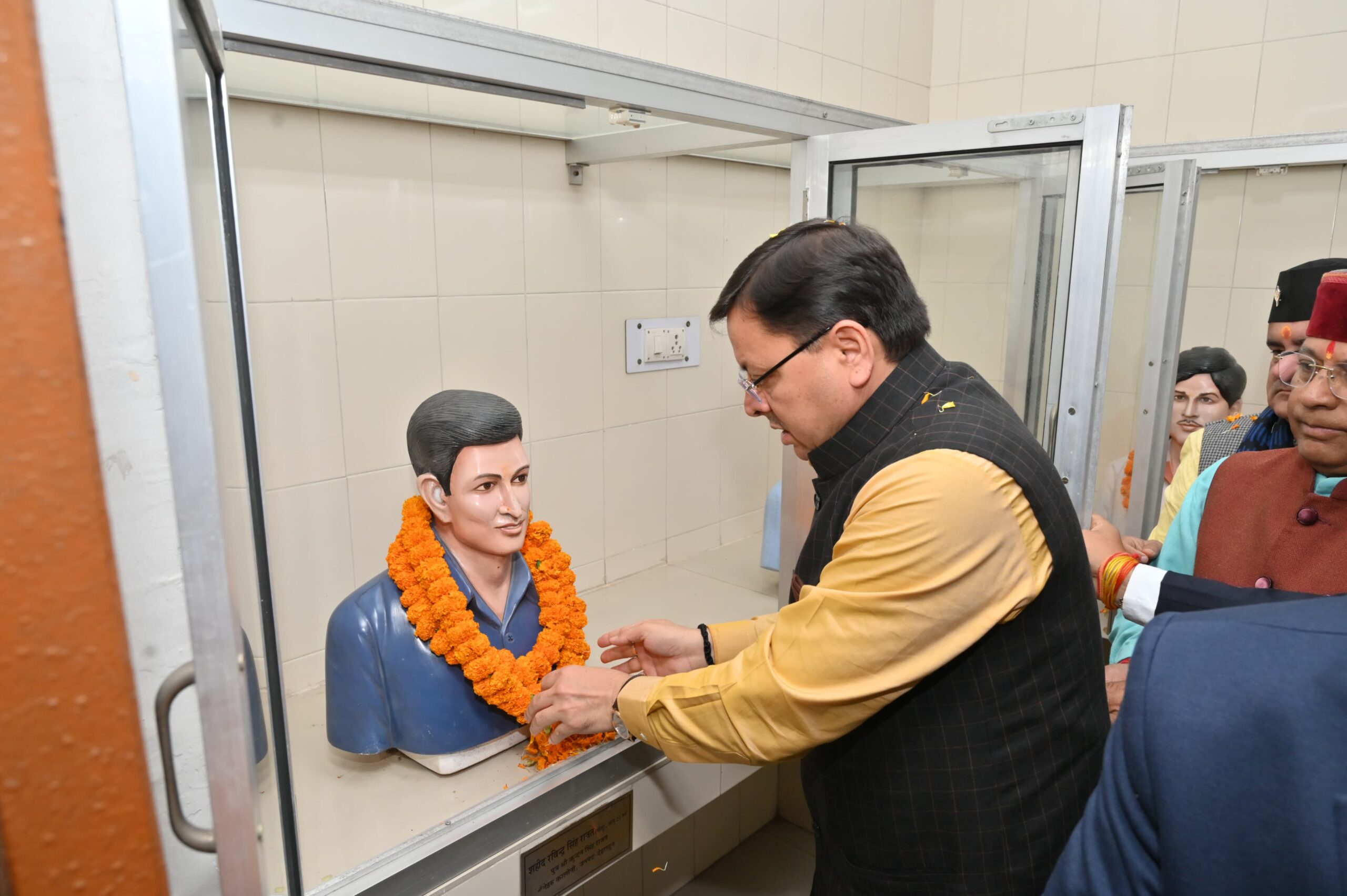 मुख्यमंत्री पुष्कर सिंह धामी ने राज्य स्थापना दिवस के अवसर पर शहीद स्थल कचहरी परिसर देहरादून में उत्तराखण्ड राज्य आन्दोलनकारी शहीदों को श्रद्धांजलि अर्पित की
