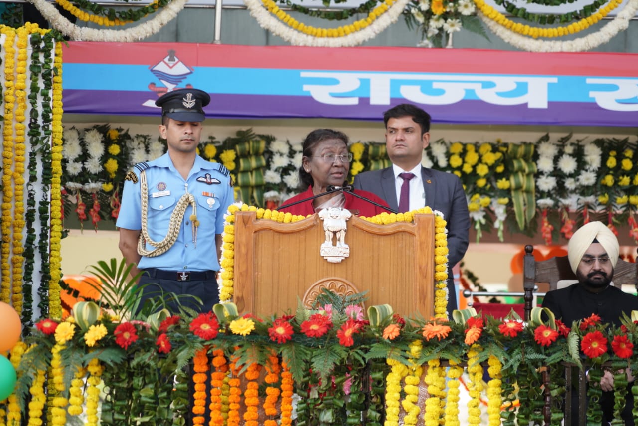 राष्ट्रपति द्रौपदी मुर्मु की उपस्थिति में पुलिस लाईन देहरादून में राज्य स्थापना दिवस का भव्य कार्यक्रम सम्पन्न