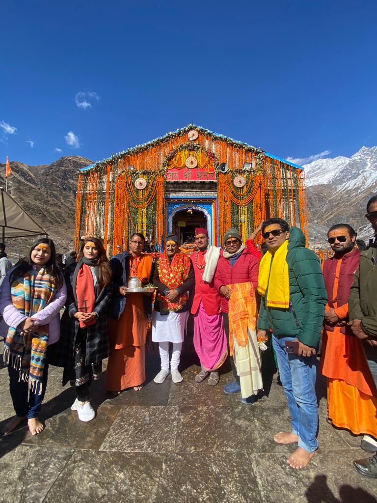 बदरीनाथ- केदारनाथ धाम दर्शन को पहुंचे केंद्रीय रक्षा राज्य मंत्री अजय भटृ तथा सांसद डा. रमेश पोखरियाल निशंक