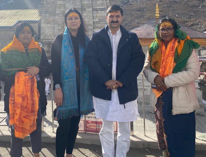 श्री केदारनाथ धाम पश्चात बदरीनाथ धाम दर्शन को पहुंची असम के मुख्यमंत्री की धर्मपत्नी रिनकी भुयान शर्मा