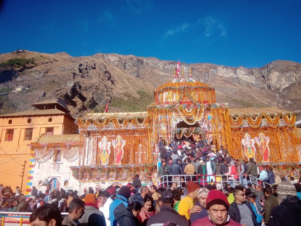 पंच पूजाओं के चौथे दिन श्री बदरीनाथ मंदिर में महालक्ष्मी पूजा तथा आमंत्रण