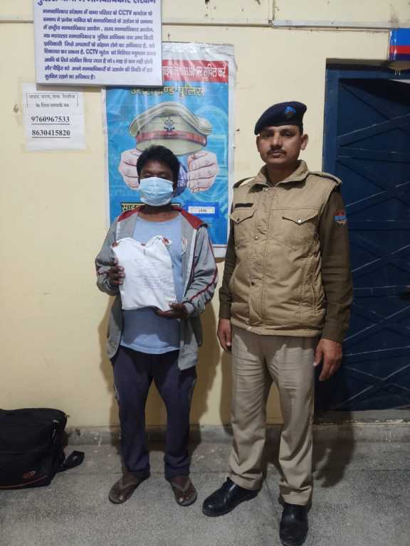 बिना लाइसेंस/परमिट के अवैध रूप से शराब पिलाने वालो के विरुद्ध दून पुलिस की कार्यवाही