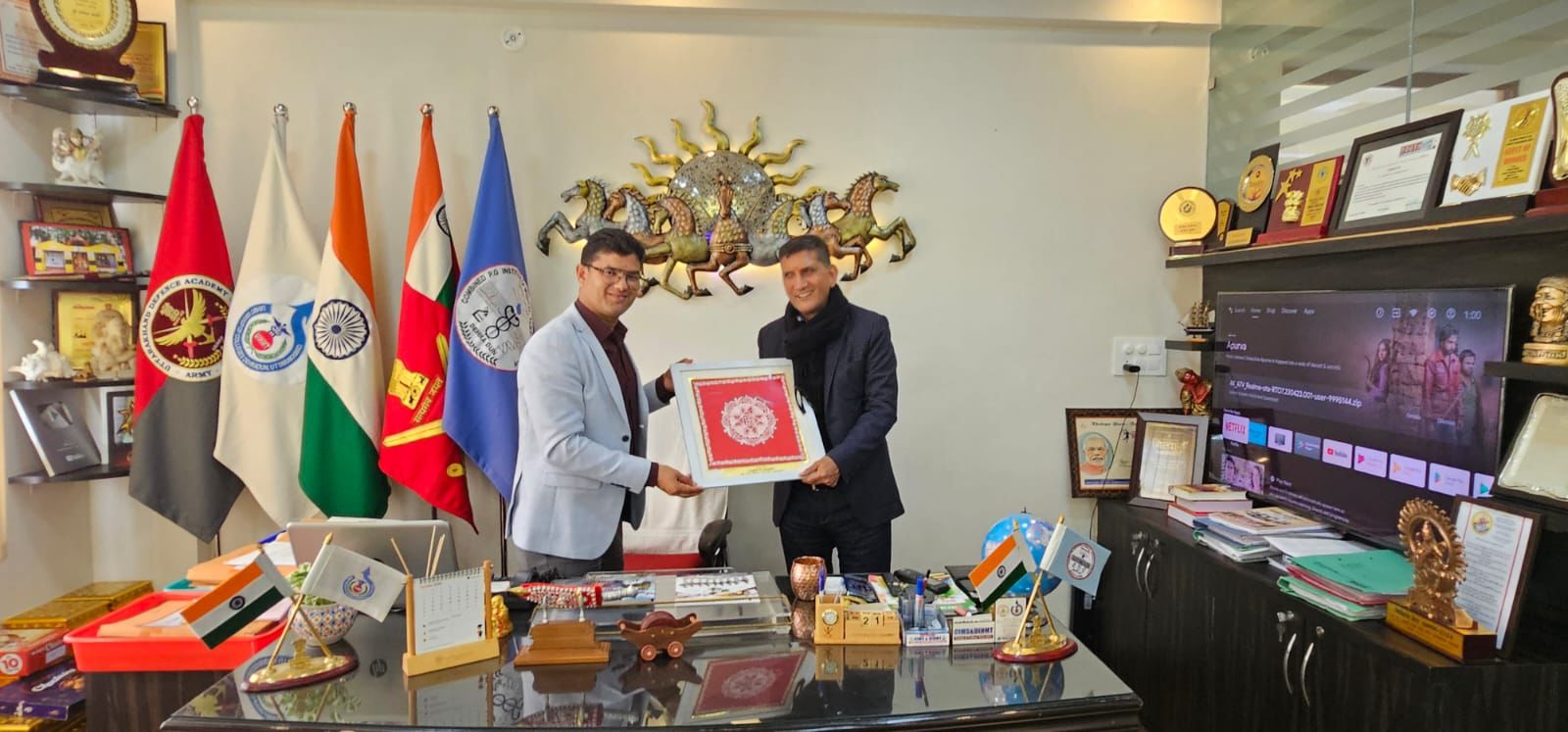 समाजसेवी राज भट्ट ने सीआईएमएस कालेज द्वारा संचालित क्रियाकलापों को सराहा