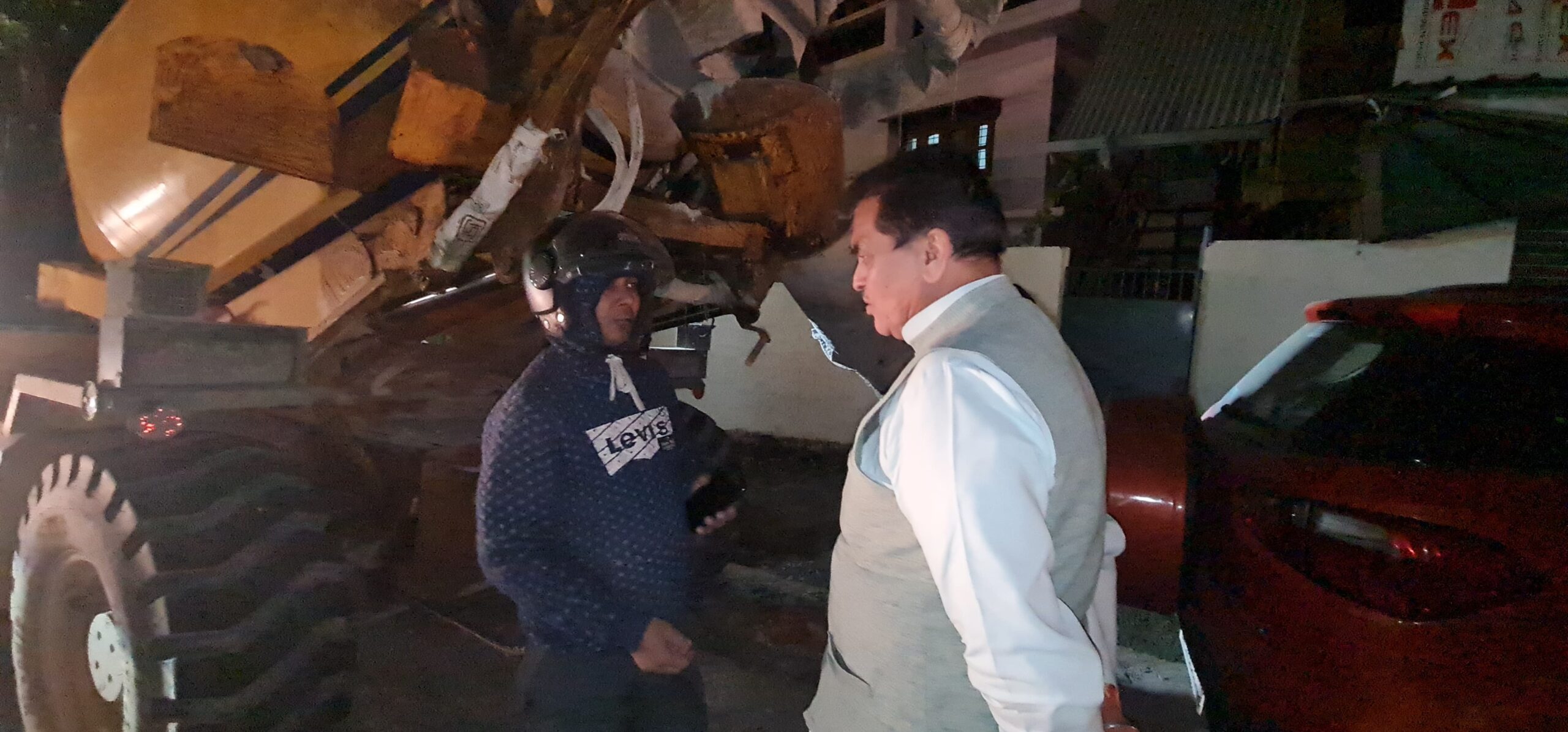 द्वारका चौक पर शहरी विकास मंत्री डॉ प्रेमचंद अग्रवाल ने किया औचक निरीक्षण