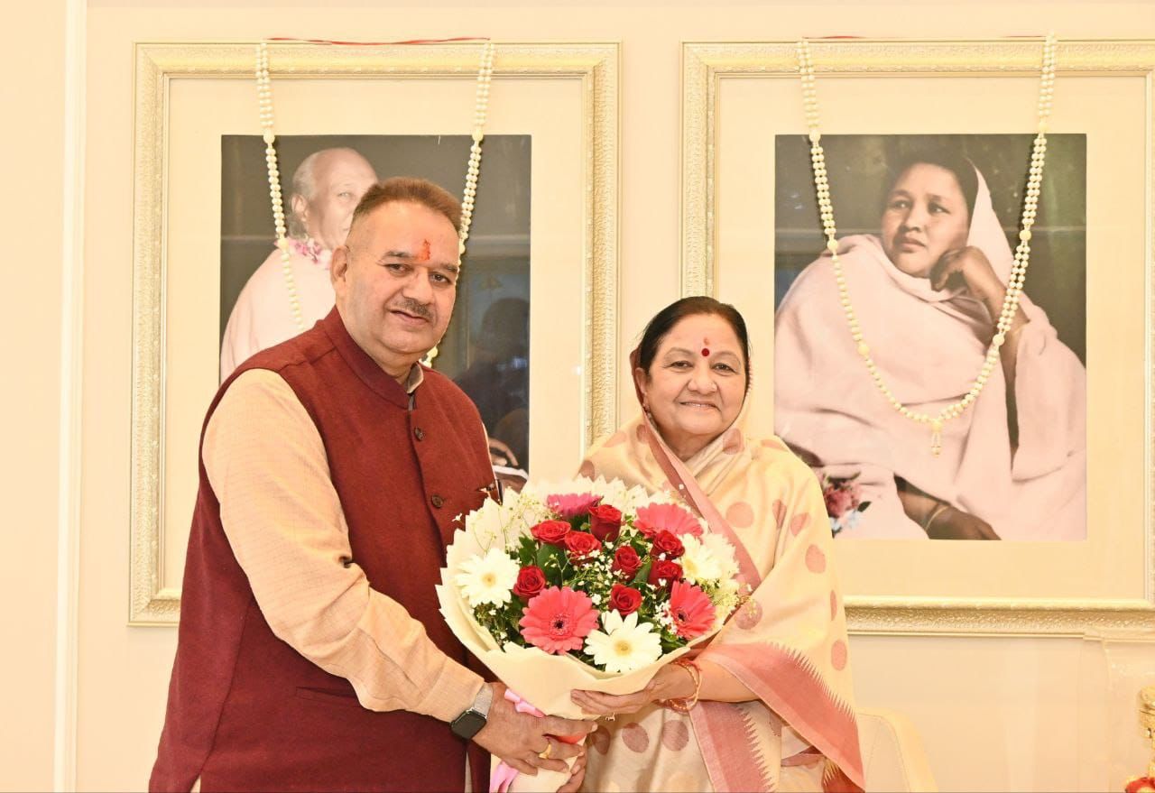 कैबिनेट मंत्री गणेश जोशी ने माता मंगला से की भेंट