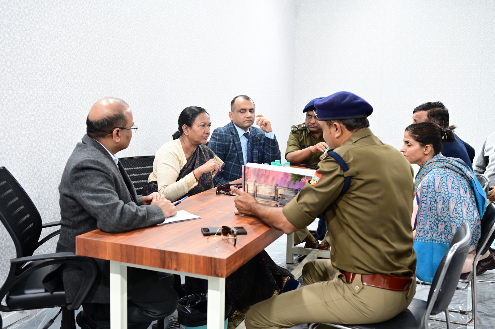 अपर मुख्य सचिव राधा रतूड़ी ने ग्लोबल इन्वेस्टर्स समिट की तैयारियों का लिया जायज़ा