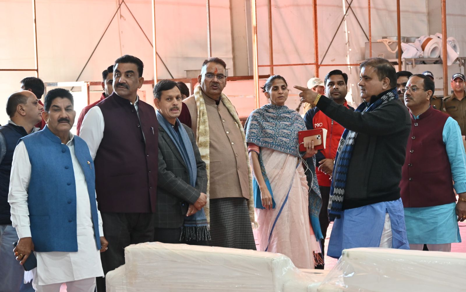 भाजपा प्रदेश अध्यक्ष महेंद्र भट्ट ने पीएम मोदी के आगमन को लेकर इन्वेस्टर समिट स्थल का लिया जायजा