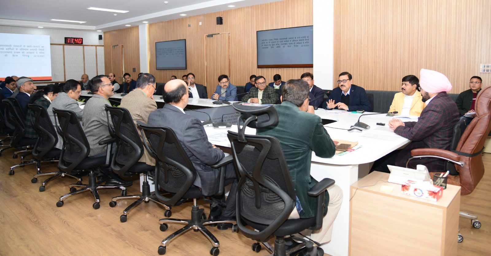 मुख्य सचिव ने अनुश्रवण एवं कार्मिकों के अधिष्ठान सम्बन्धी विषयों पर ली बैठक