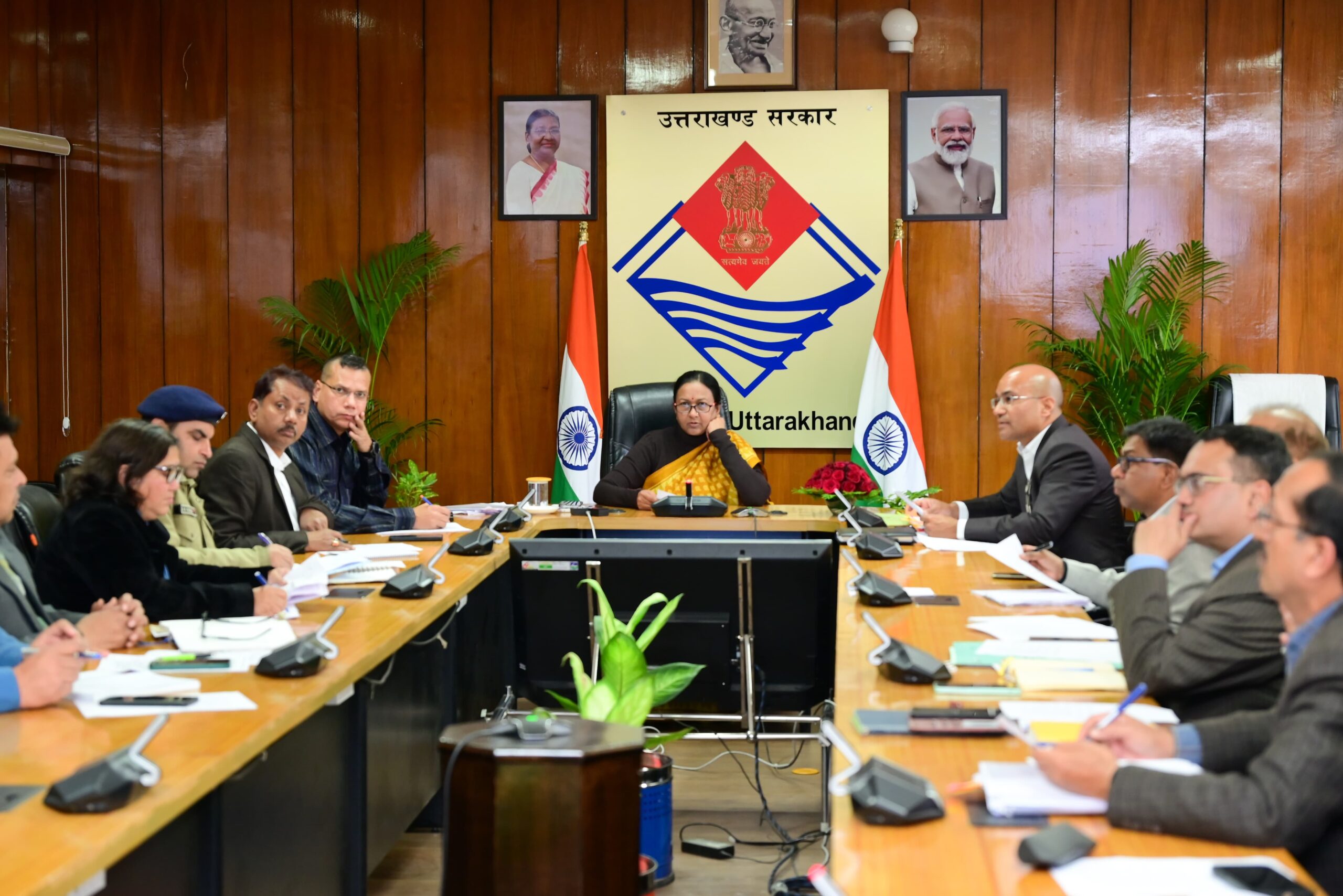 एसीएस राधा रतूड़ी ने शीत लहर के सम्बन्ध में प्रशासन की तैयारियों की समीक्षा की 
