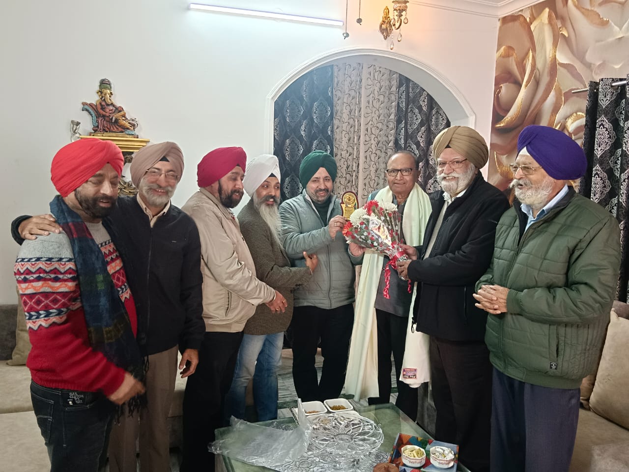 गुरुद्वारा श्री गुरु सभा के पदाधिकारियों ने देवेंदर भसीन के राज्यमंत्री बनने पर दी वधाई