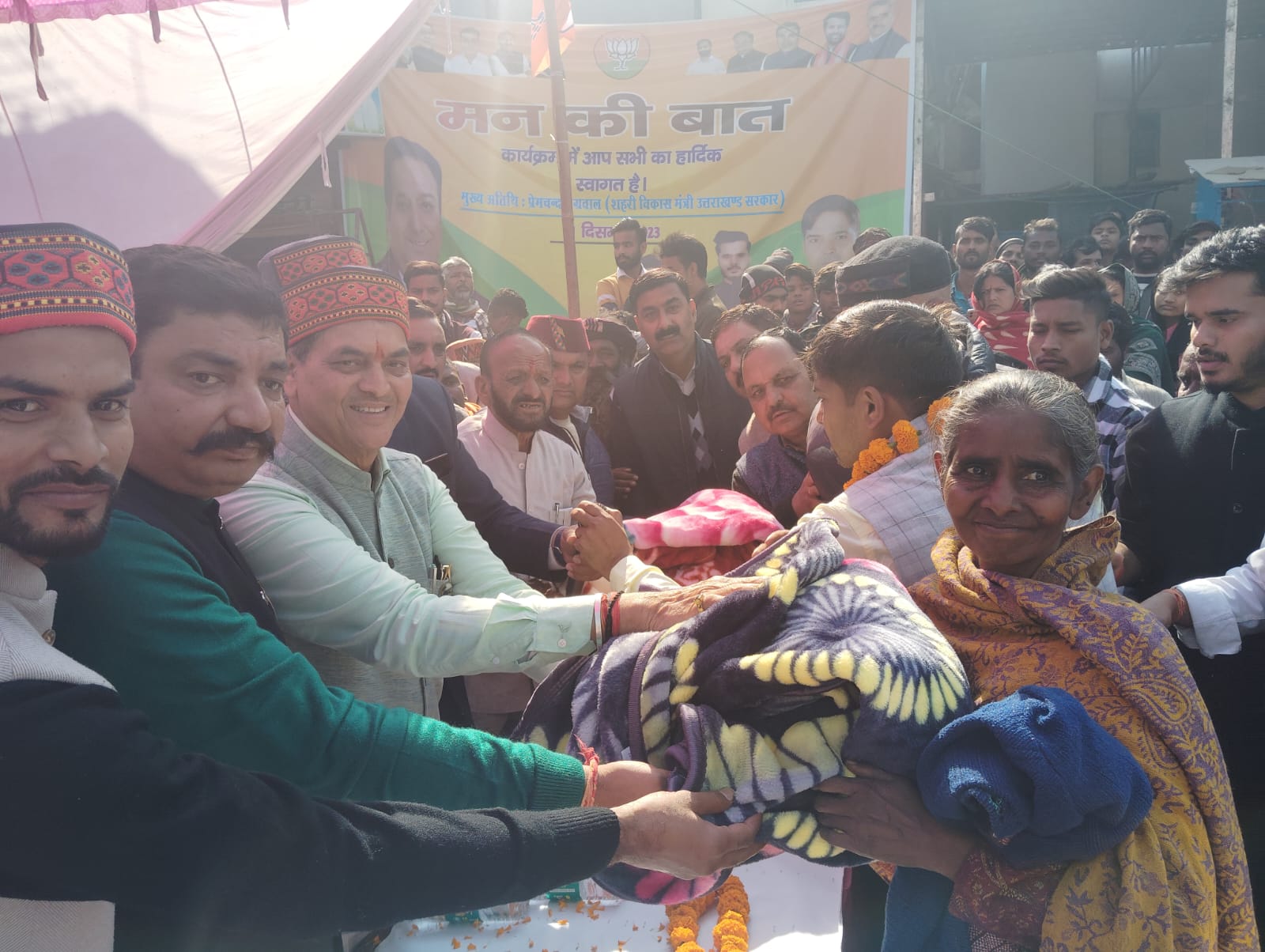 मंत्री अग्रवाल ने कार्यकर्ताओं के साथ सुना पीएम मोदी के मन की बात का 108 वां एपिसोड