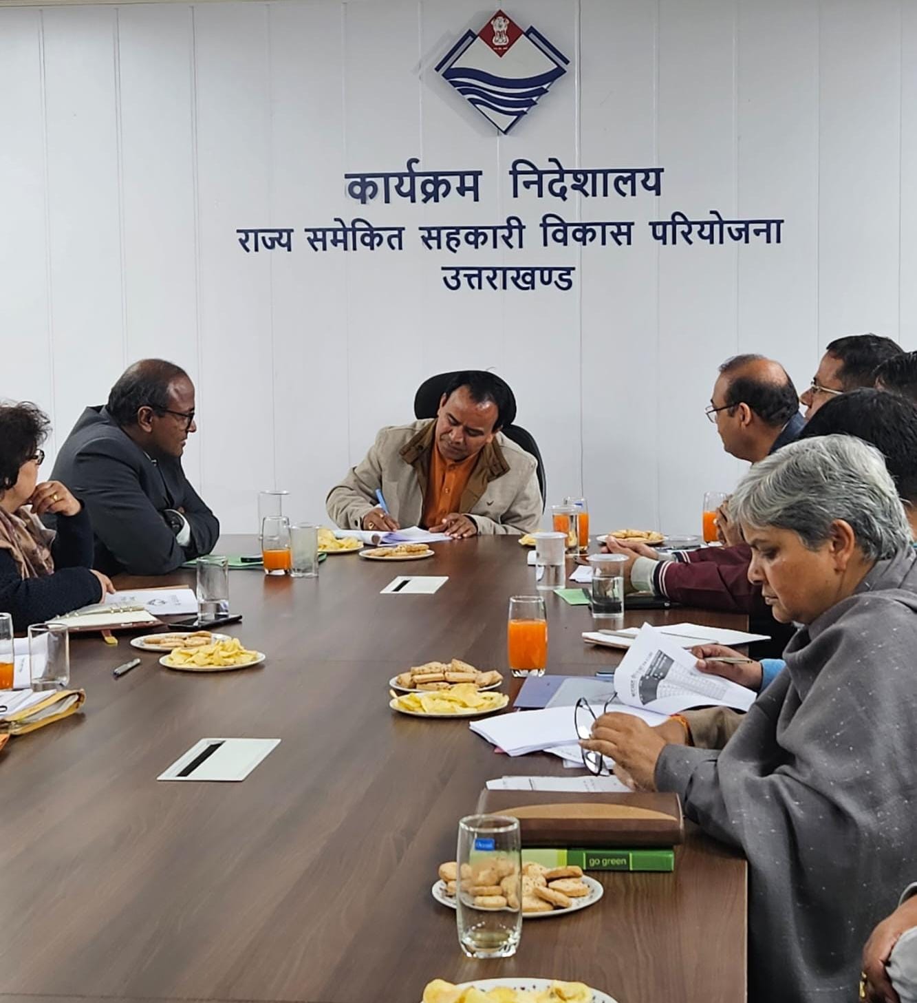 जिला सहकारी बैंकों में आईबीपीएस से होगी भर्तियां: डॉ. धन सिंह