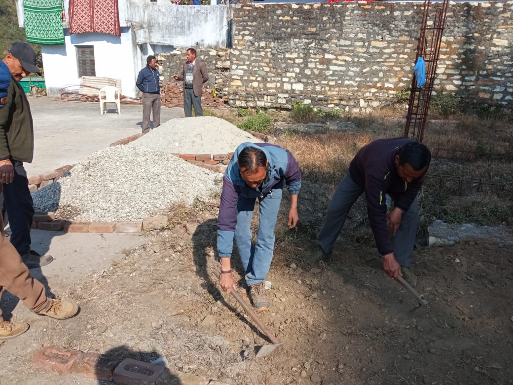 भगवान श्री राममंदिर प्राण प्रतिष्ठा समारोह के अंतर्गत मंदिर समिति ने चमोली स्थित काली मंदिर में चलाया स्वच्छता- जनजागरण अभियान