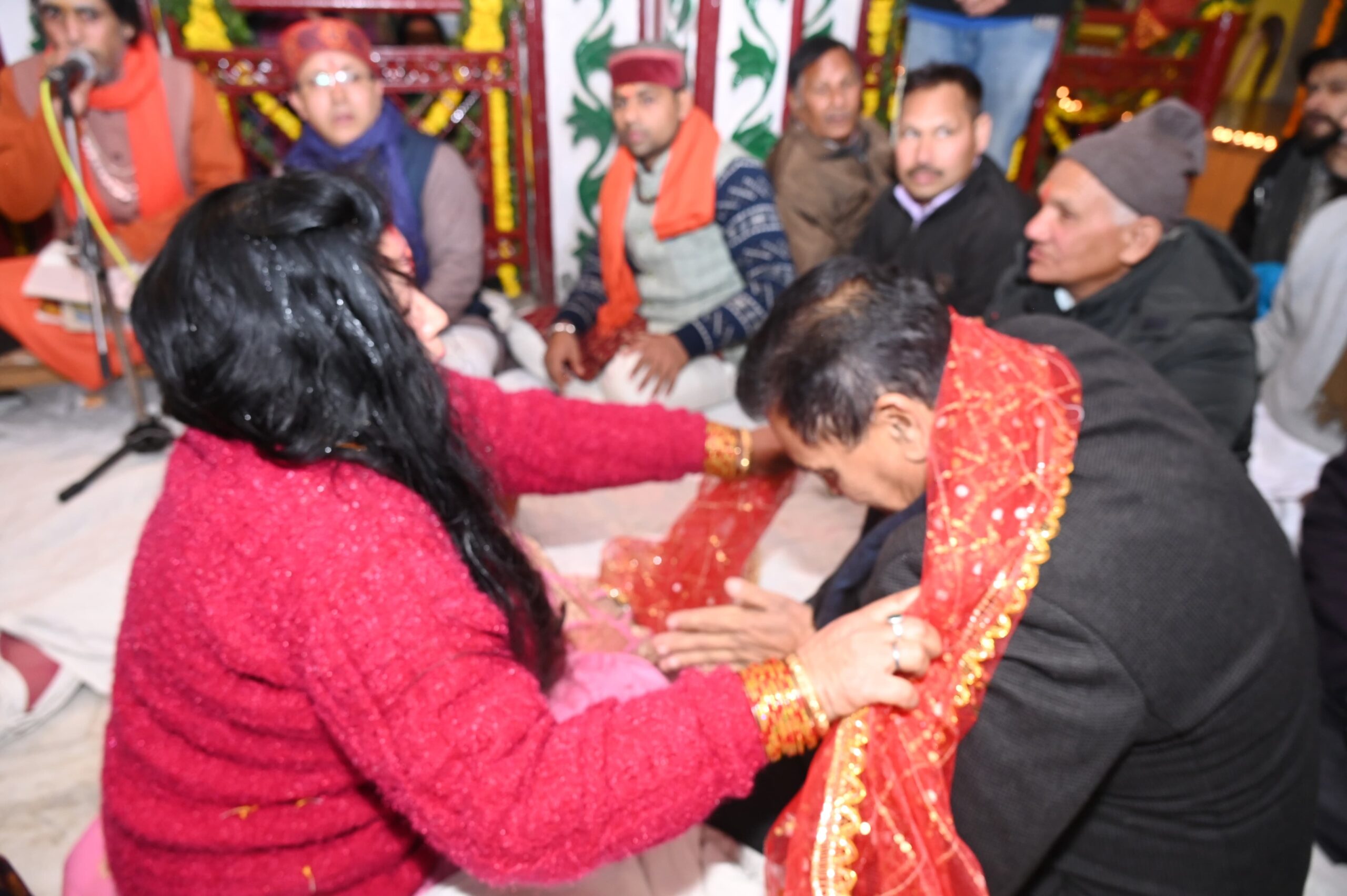 मंत्री डॉ प्रेमचंद ने 1100 दीप द्वारा मां की दिव्या भव्य आरती