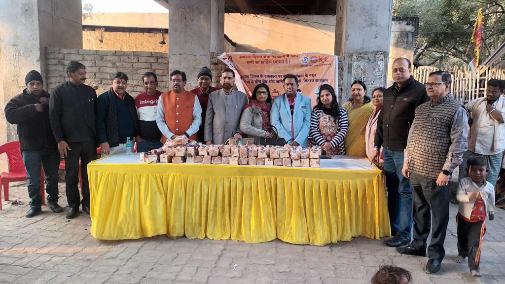 जीकेसी ने स्लम बस्ती में किया खाद्य सामग्रियों का वितरण