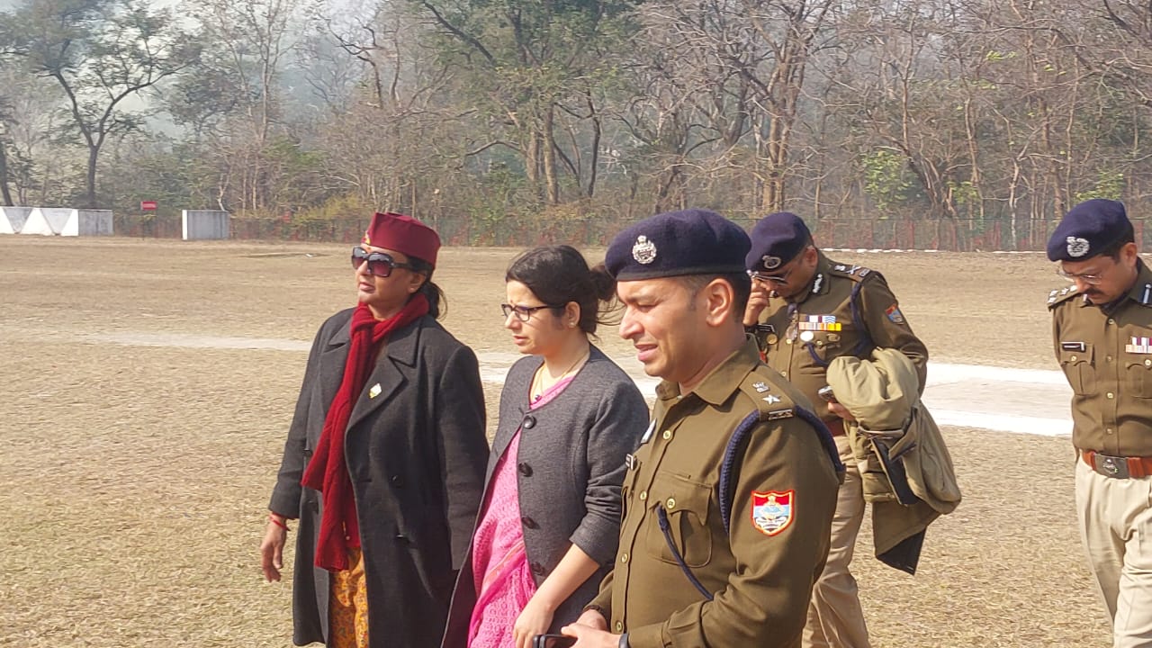 हल्द्वानी के बनभूलपुरा के हिंसा प्रभावित क्षेत्र की स्थिति की जानकारी लेने मुख्य सचिव राधा रतूड़ी शुक्रवार को हिंसा प्रभावित क्षेत्रों में पहुंची