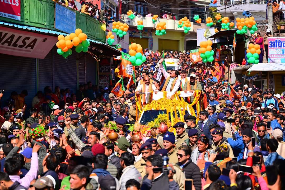 संग्ज्यू- 2024 कार्यक्रम के दौरान मुख्यमंत्री धामी के लोहाघाट रोड शो में उमड़ा जन सैलाब