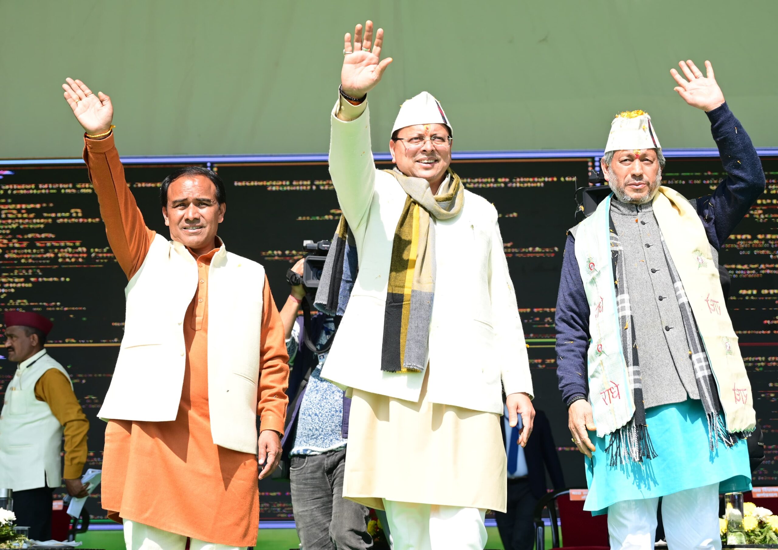 मुख्यमंत्री के गौचर में आयोजित रोड शो में उमड़ा जनसमूह