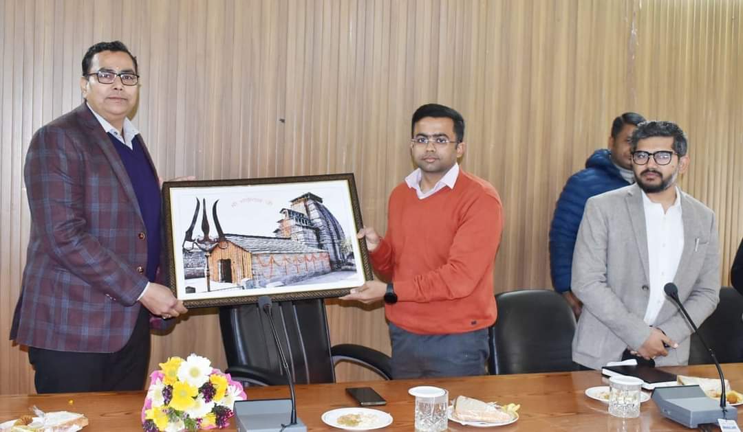 अपर जिलाधिकारी चमोली डॉ. अभिषेक त्रिपाठी के मुख्य विकास अधिकारी टिहरी के पद पर पदोन्नत एवं ट्रांसफर से होने पर दी विदाई