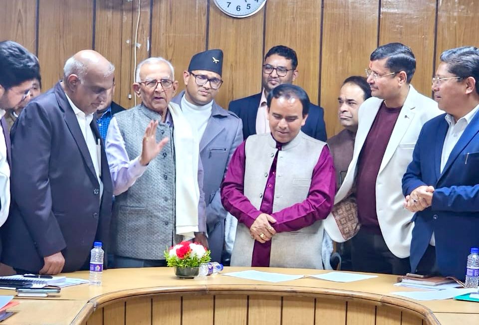 निजी नर्सिंग एवं पैरामेडिकल कालेजों की सभी समस्यायों का निराकरण होगा -डा धन सिंह रावत