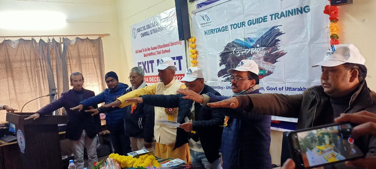 समर्पित मीडिया द्वारा युवाओं को दिया दस दिवसीय गाइड प्रशिक्षण