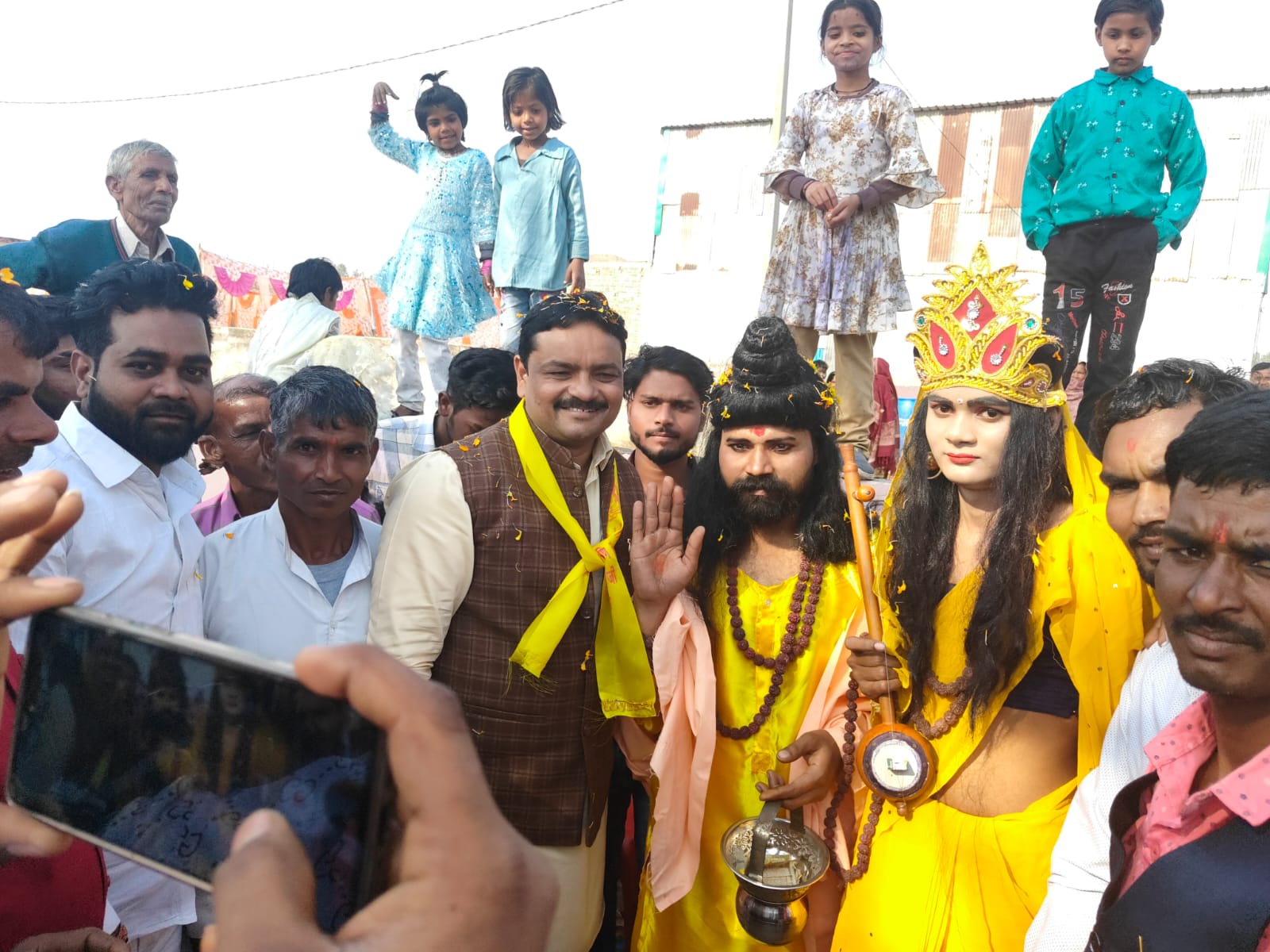 भगवानपुर विधानसभा के खेलपुर में धूमधाम से मनाई गई संत शिरोमणि गुरु रविदास की जयंती पूर्व राज्य मंत्री सुबोध राकेश ने फिता काटकर शोभायात्रा का  किया शुभारंभ