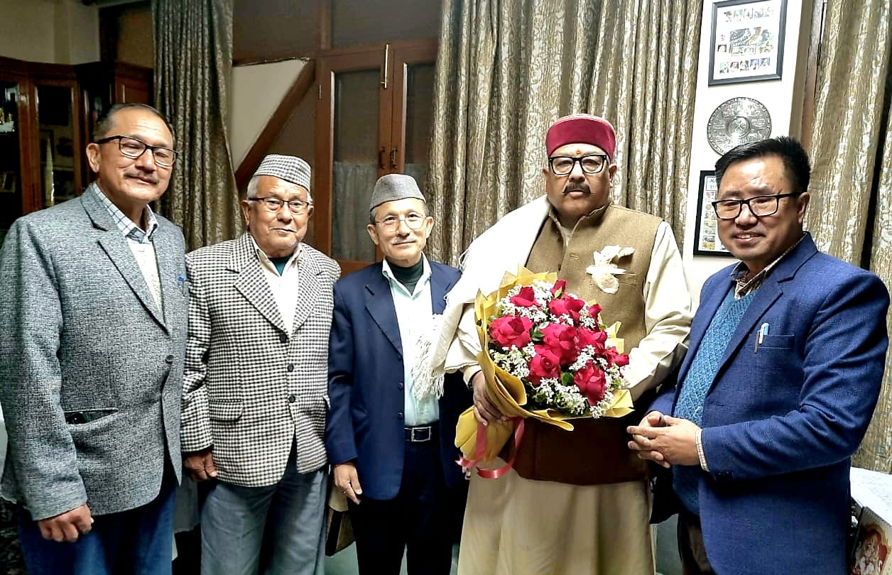 जाड भोटिया जन कल्याण समिति के पदाधिकारियों ने महाराज ने की भेंट