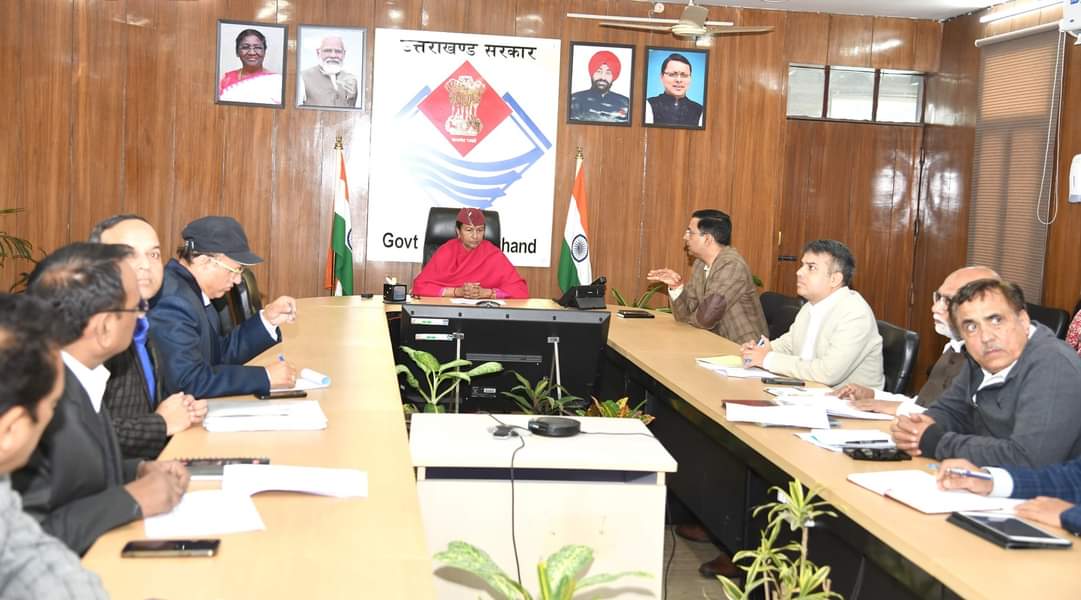 देहरादून : मुख्य सचिव राधा रतूड़ी ने सेतुओं की सुरक्षा के सम्बन्ध में बैठक ली