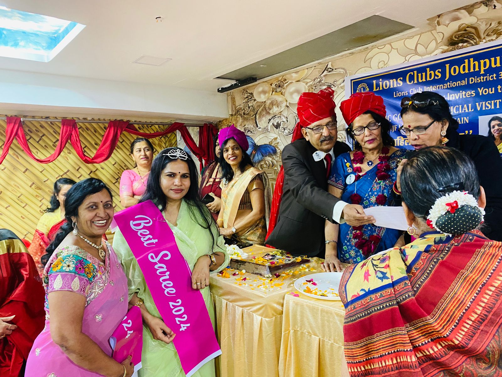 अंतरराष्ट्रीय महिला दिवस पर कविता श्रीवास्तव हुई सम्मानित