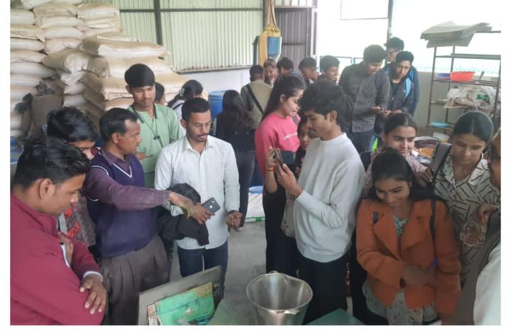 रायपुर में उद्यमिता विकास कार्यक्रम के 12 दिवसीय प्रशिक्षण कार्यक्रम के सातवें दिवस में छात्रों ने किया क्षेत्र भ्रमण