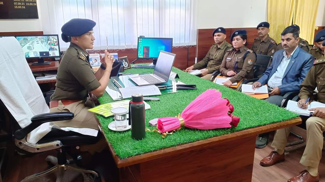 देहरादून : नव नियुक्त पुलिस अधीक्षक द्वारा जनपद का कार्यभाग ग्रहण करने के बाद लिया सैनिक_सम्मेलन..