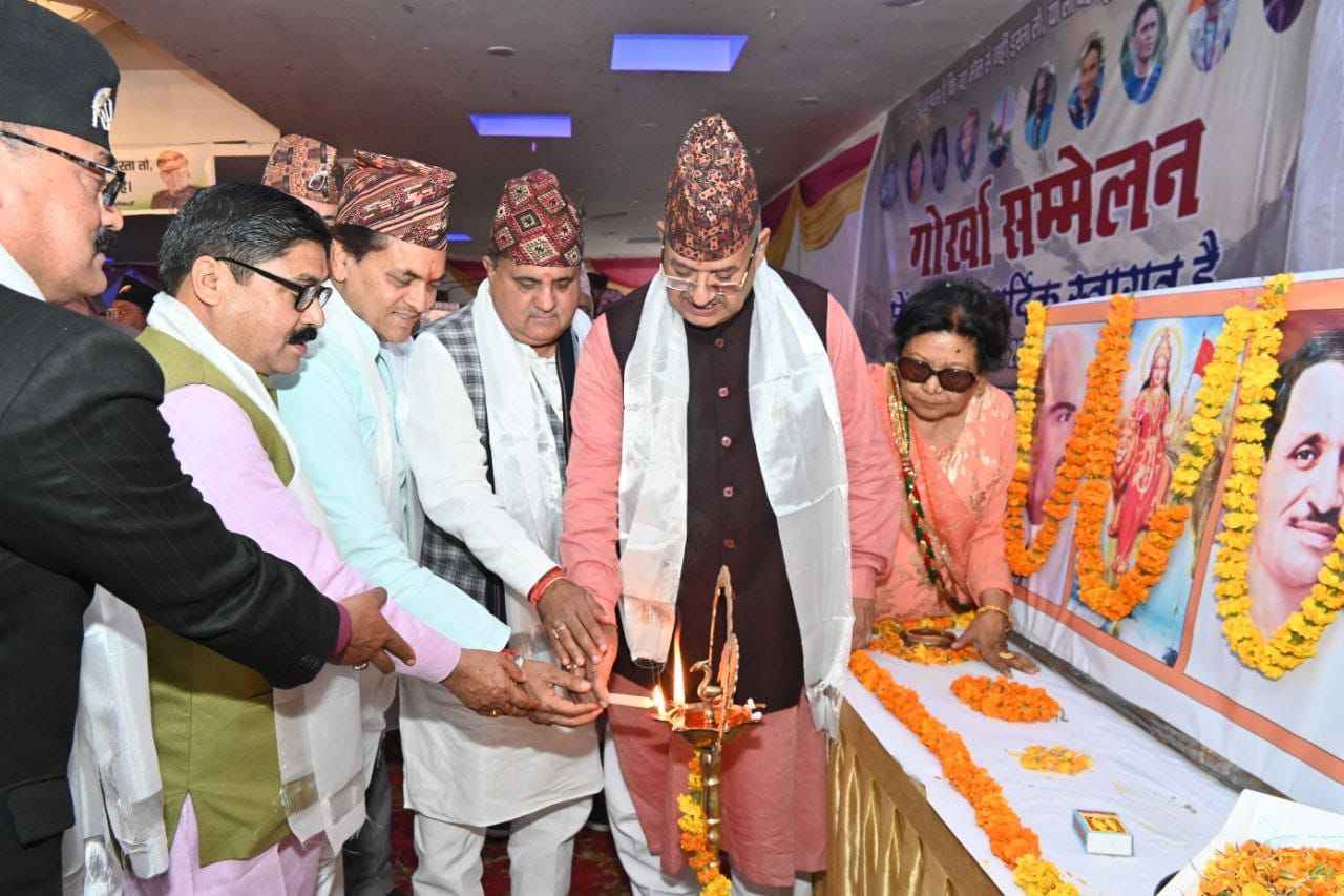भाजपा गोर्खा प्रकोष्ठ द्वारा आयोजित गोर्खा सम्मेलन को सम्बोधित करते कैबिनेट मंत्री गणेश जोशी