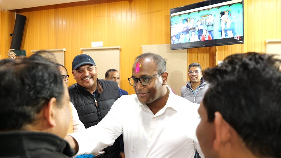 मुख्य निर्वाचन अधिकारी कार्यालय देहरादून द्वारा पत्रकार होली मिलन समारोह का हुआ आयोजन
