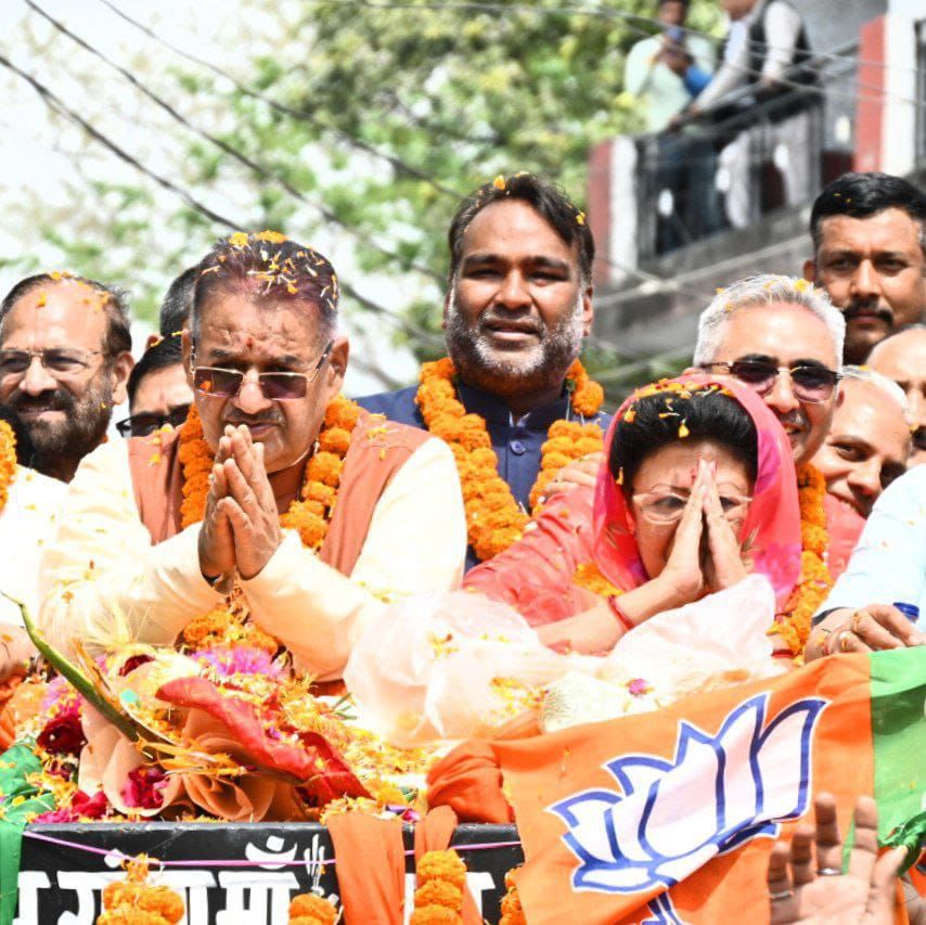 महारानी माला राज्य लक्ष्मी शाह के नामांकन रैली के समर्थन में पहुंचे काबीना मंत्री गणेश जोशी